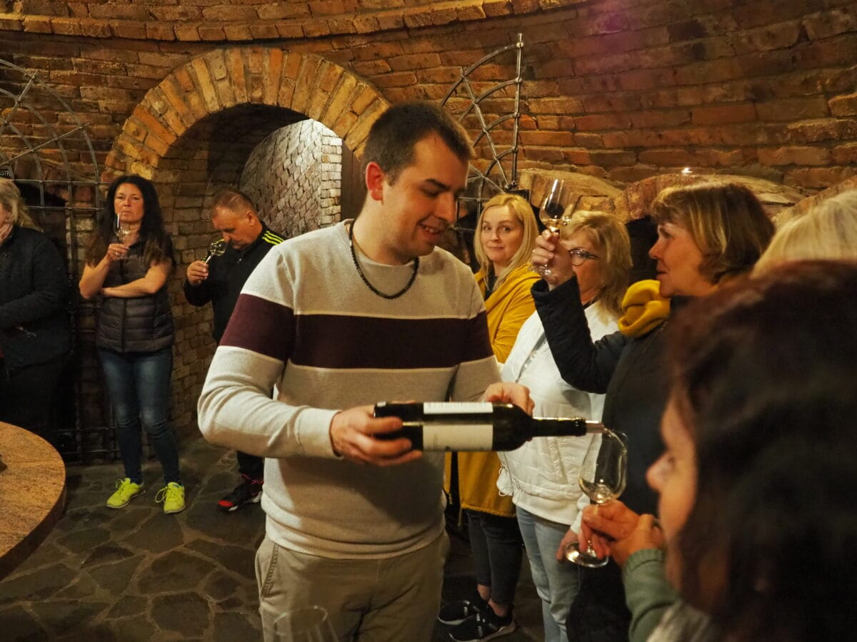 Bukovanský mlýn, večeře a závěrečné posezení při cimbálu, degustace vína
