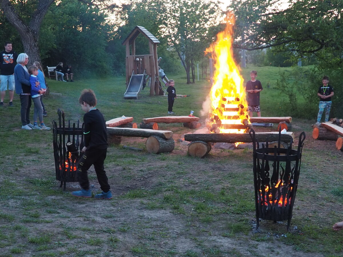 Slavnostní otevření sportovního zázemí a pálení čarodějnic 30.4.2024